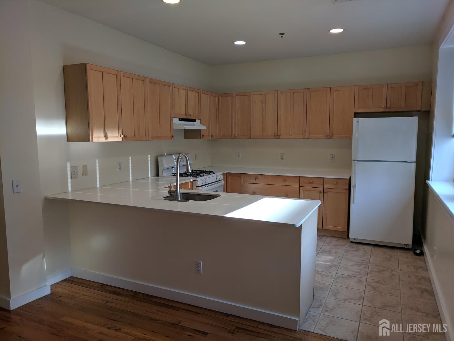 385 George Street, Unit 2B New Brunswick, NJ 08901 - Photo 9 of 32