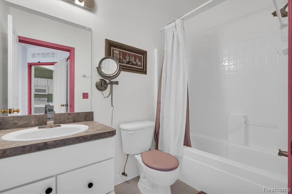 20059 Rodeo Court Southfield, MI 48075 - Photo 14 of 28 Gallery Image 14