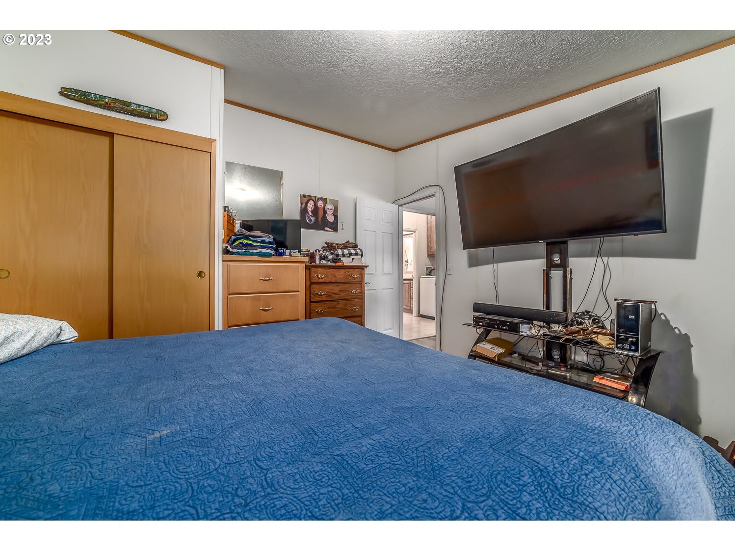 39797 Jasper Lowell Road Lowell, OR 97452 - Photo 23 of 29 Bedroom, Primary