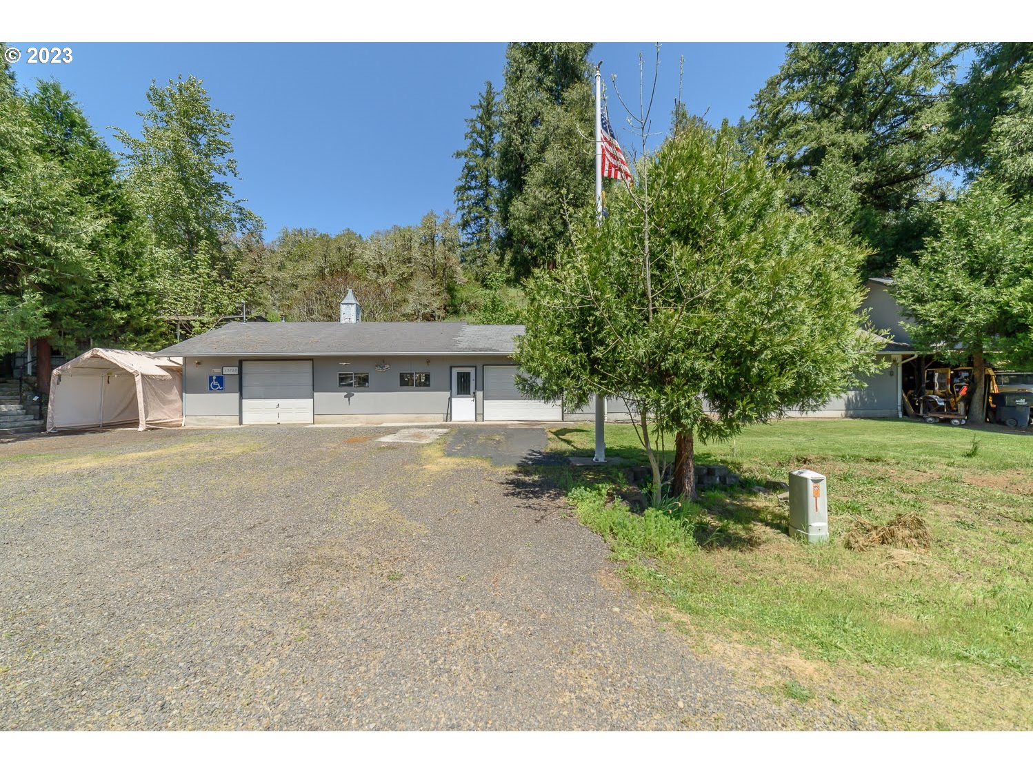 39797 Jasper Lowell Road Lowell, OR 97452 - Photo 8 of 29 Garage