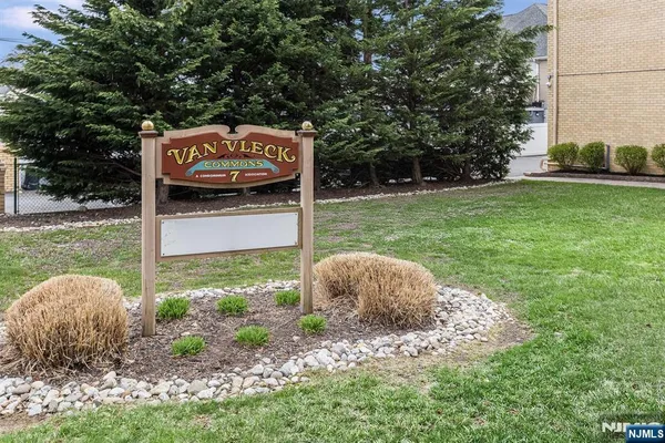 $499,000 | 7 Van Vleck Street, Unit C0009, Montclair, NJ 07042