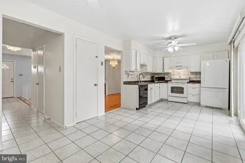 $3,200 | 18617 Chickadee Lane, Gaithersburg, MD 20879