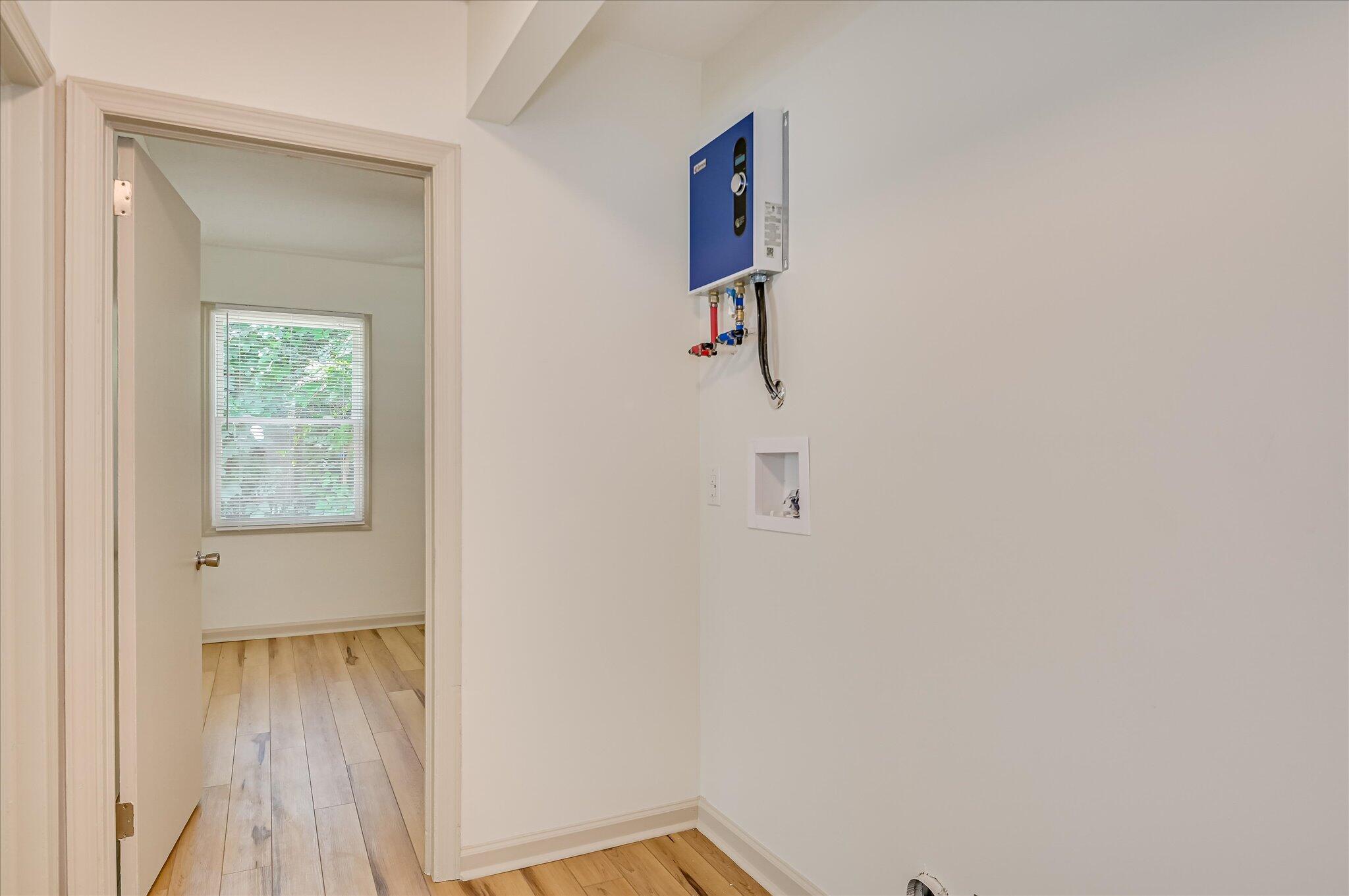 2426 Dickey Road Augusta, GA 30906 - Photo 22 of 27 Hallway Laundry