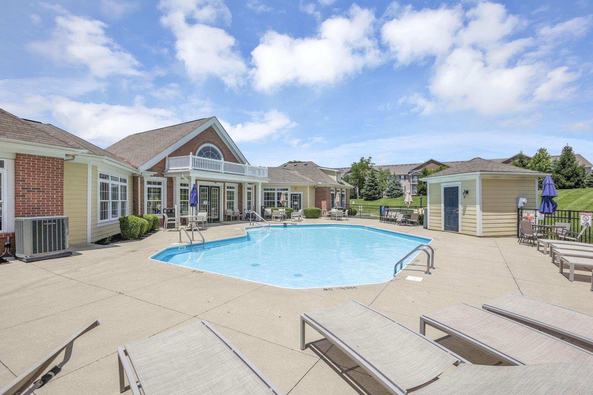 120 Gifford Road Columbus, OH 43235 - Photo 29 of 31 Community Pool