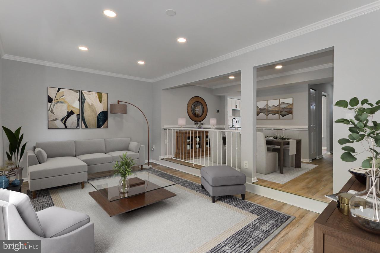 10270 Latney Road Fairfax, VA 22032 - Photo 15 of 52 Living room virtually staged