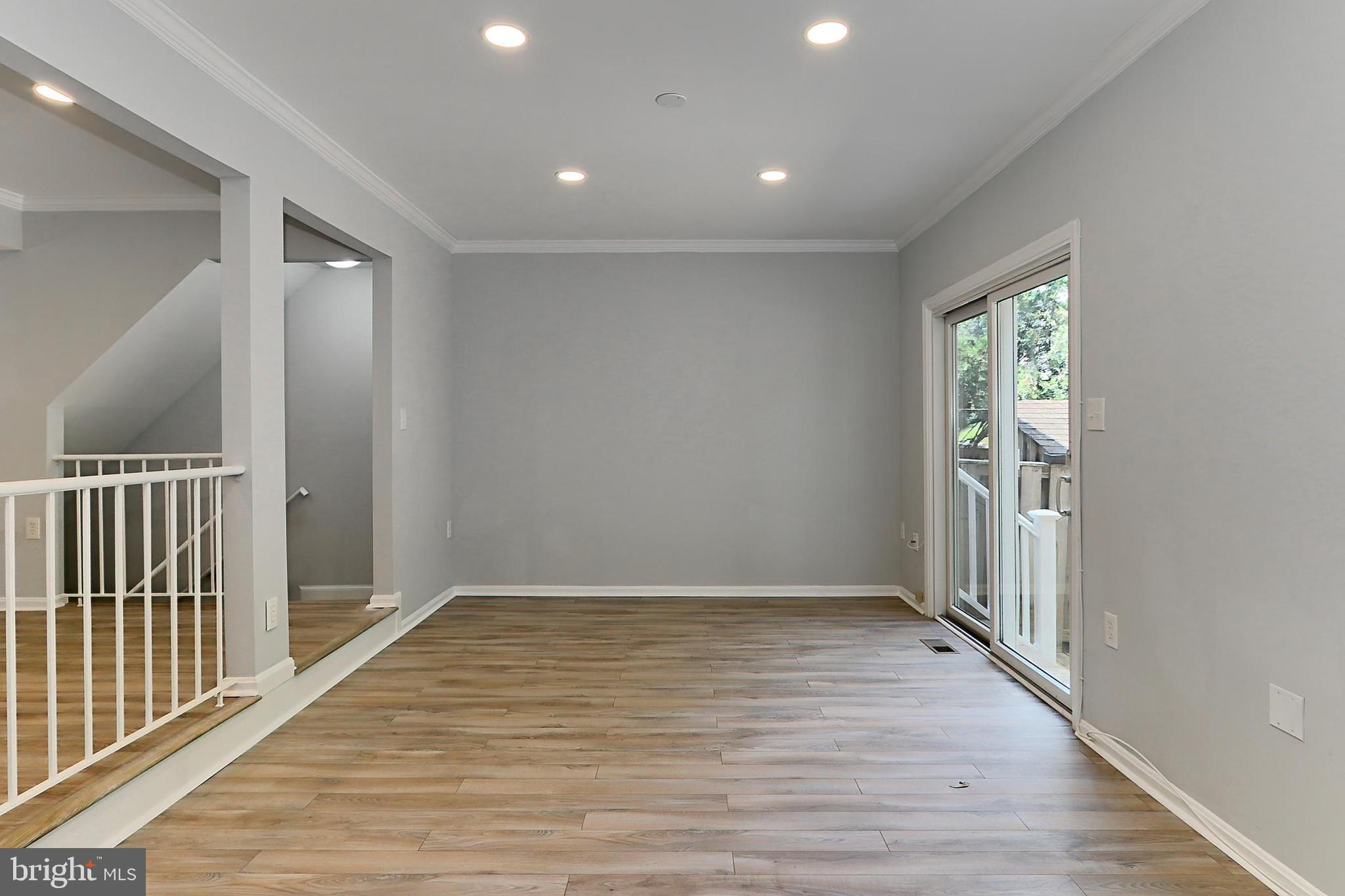 10270 Latney Road Fairfax, VA 22032 - Photo 18 of 52 Living room