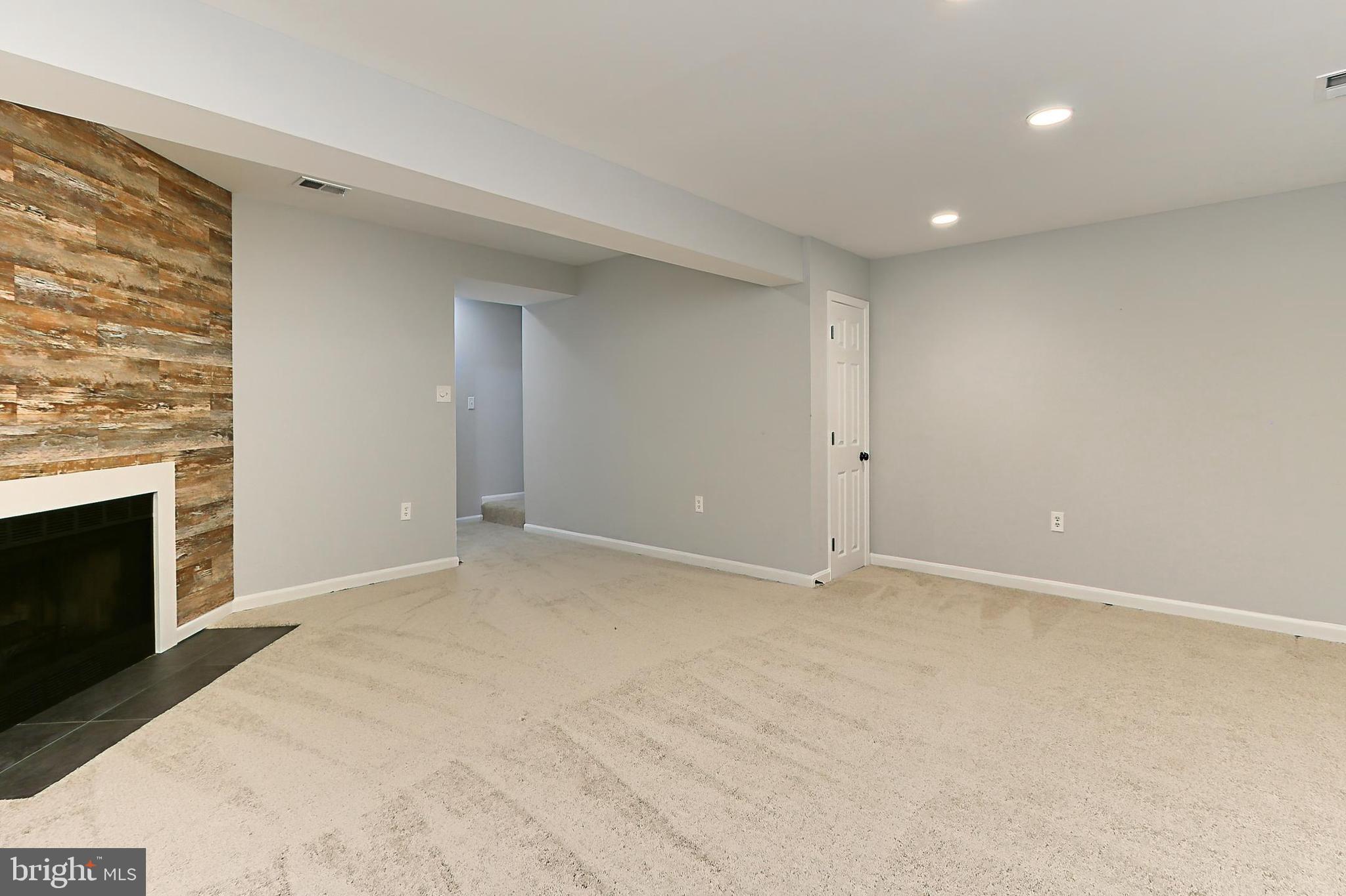 10270 Latney Road Fairfax, VA 22032 - Photo 32 of 52 Neutral carpeting