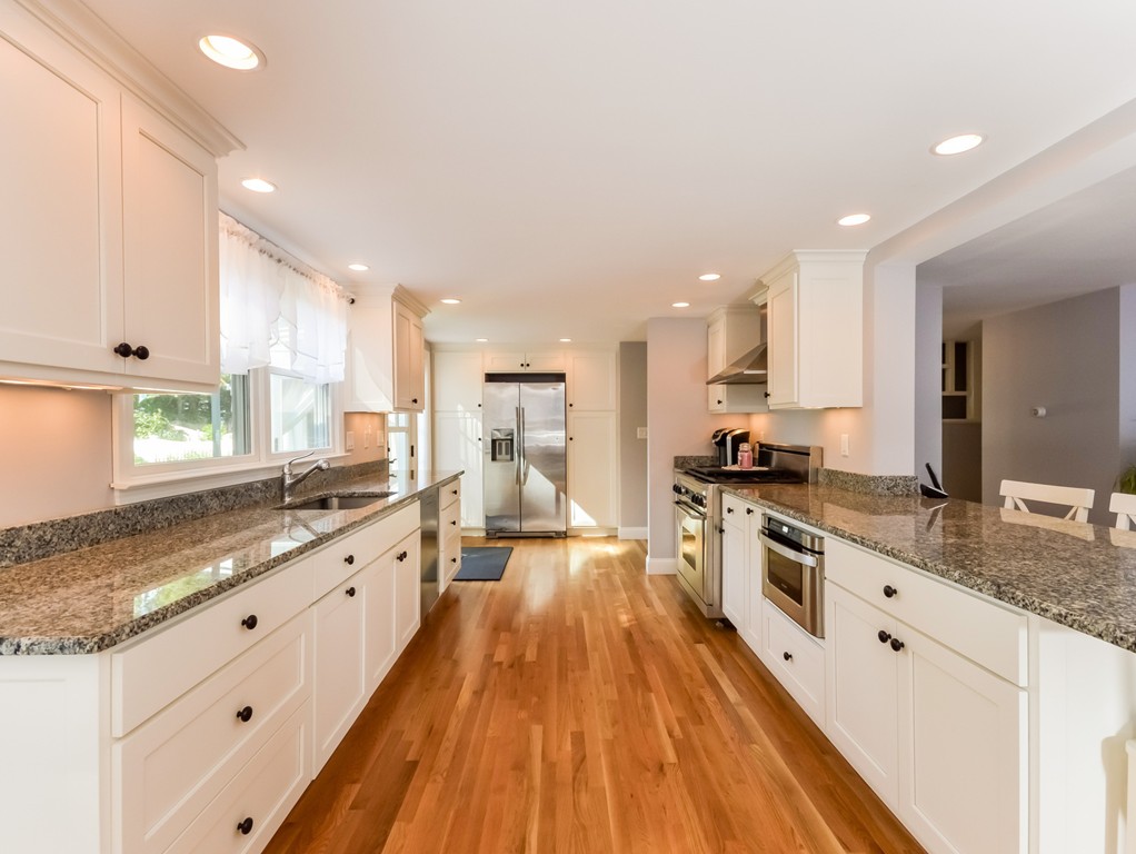 39 Puritan Road Bourne, MA 02532 - Photo 4 of 30