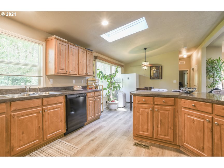 81252 Lost Creek Road Dexter, OR 97431 - Photo 11 of 29 Gallery Image 11