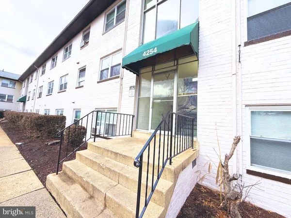 $1,900 | 4254 Buckman Road, Unit 4, Alexandria, VA 22309