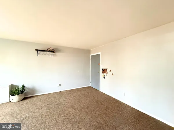 $1,900 | 4254 Buckman Road, Unit 4, Alexandria, VA 22309