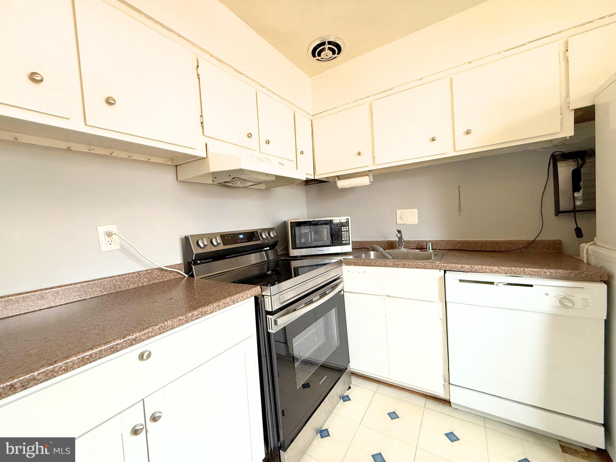 4254 Buckman Road, Unit 4 Alexandria, VA 22309 - Photo 9 of 17