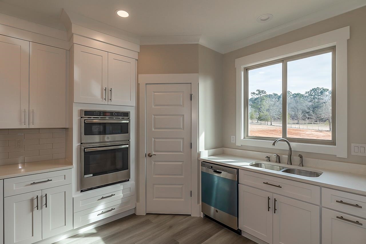 140 Fowler Drive Inman, SC 29349 - Photo 6 of 33 Kitchen