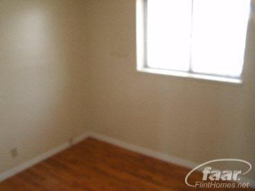 1109 Hemphill Road Flint, MI 48507 - Photo 6 of 9 20110727-5.JPG