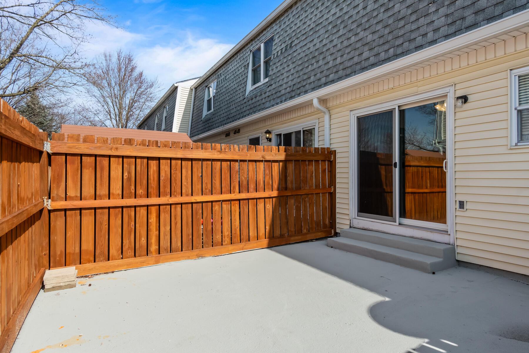 559 Harding Lane Delaware, OH 43015 - Photo 33 of 38 Rear Patio