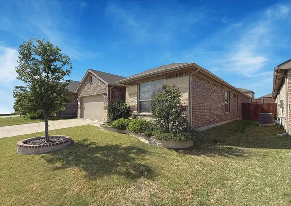$2,600 | 15841 Holland Hill Lane, Justin, TX 76247