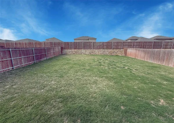 $2,600 | 15841 Holland Hill Lane, Justin, TX 76247