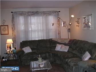 403 Sunset Road West Reading, PA 19611 - Photo 4 of 8 Living Room