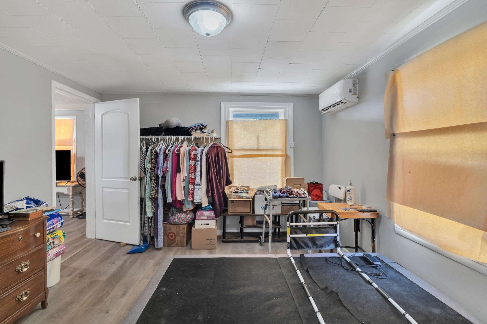 514 East 8th Avenue Springfield, TN 37172 - Photo 11 of 29 a view of a workspace with furniture and a window