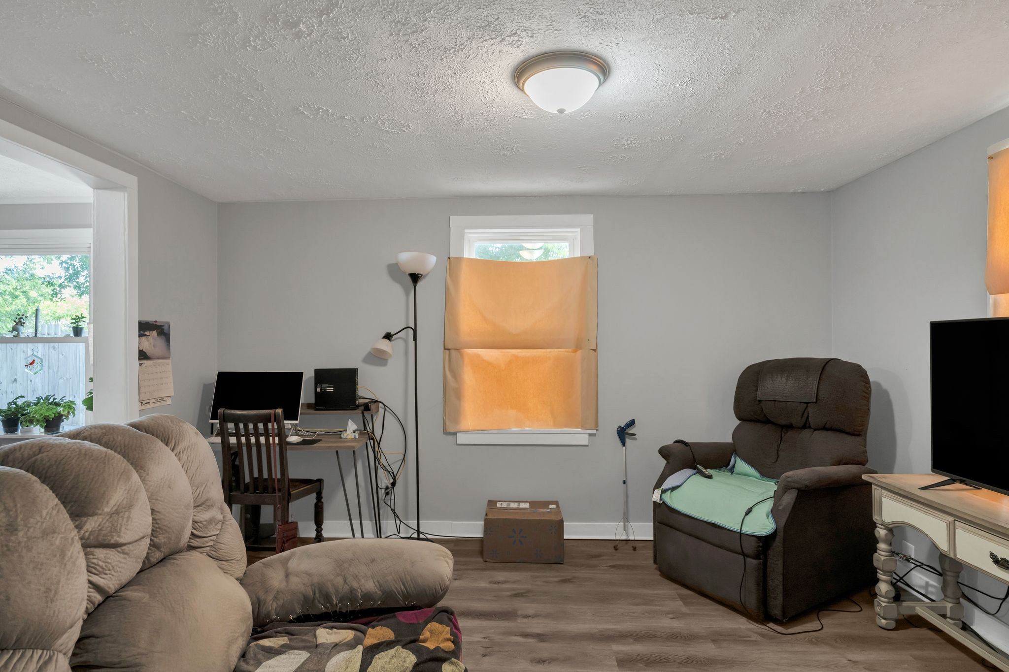 514 East 8th Avenue Springfield, TN 37172 - Photo 12 of 29 a living room with furniture and a window