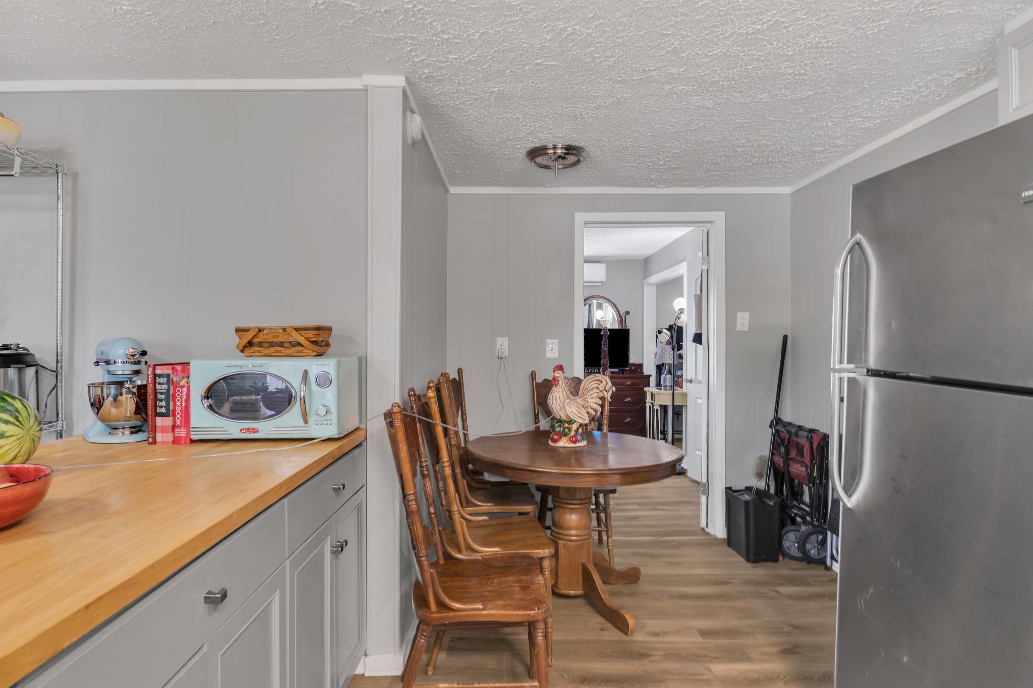 514 East 8th Avenue Springfield, TN 37172 - Photo 16 of 29 a dining room with furniture and wooden floor