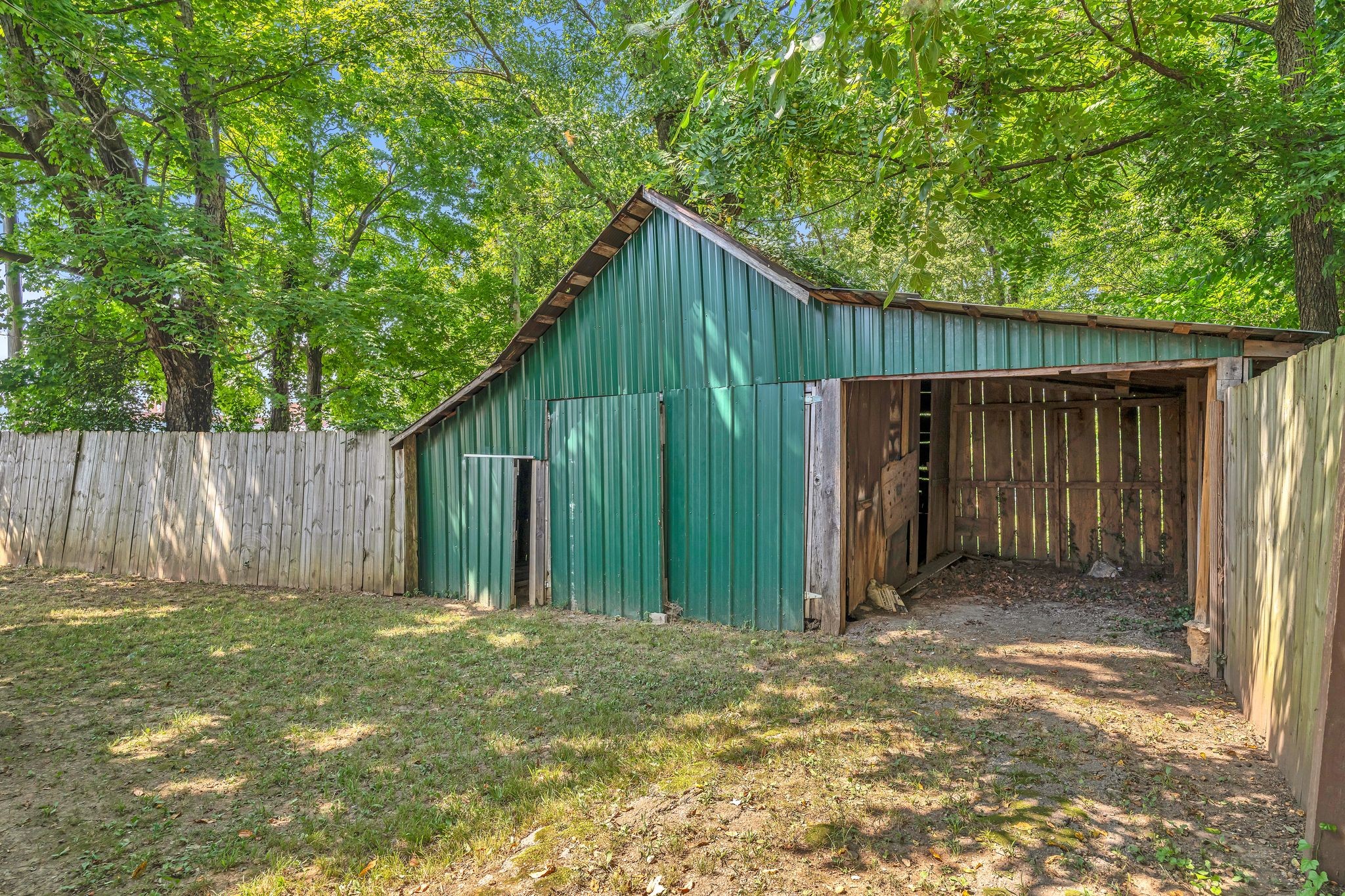 514 East 8th Avenue Springfield, TN 37172 - Photo 25 of 29 a view of a backyard