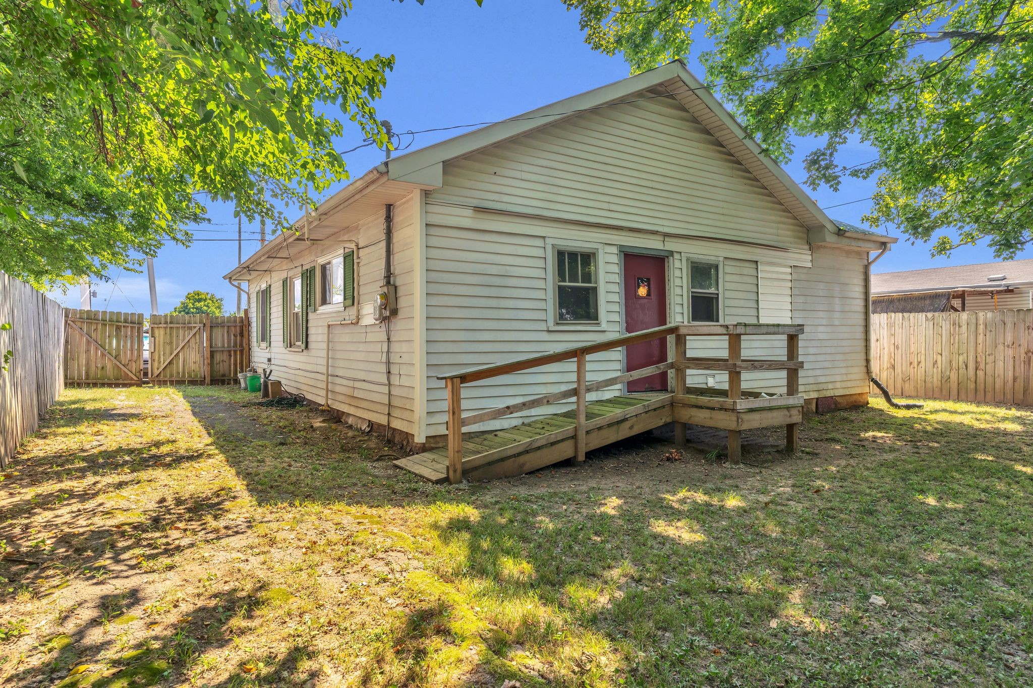 514 East 8th Avenue Springfield, TN 37172 - Photo 28 of 29 a view of a house with a yard