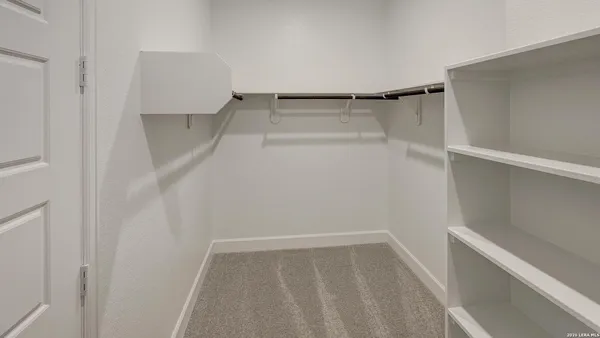 $499,900 | 326 White Oak, Castroville, TX 78009