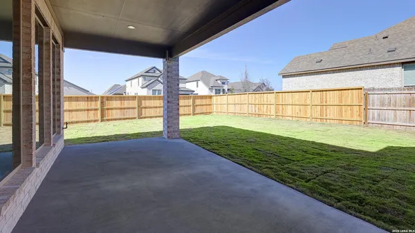 $499,900 | 326 White Oak, Castroville, TX 78009