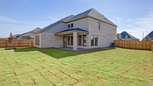 $499,900 | 326 White Oak, Castroville, TX 78009