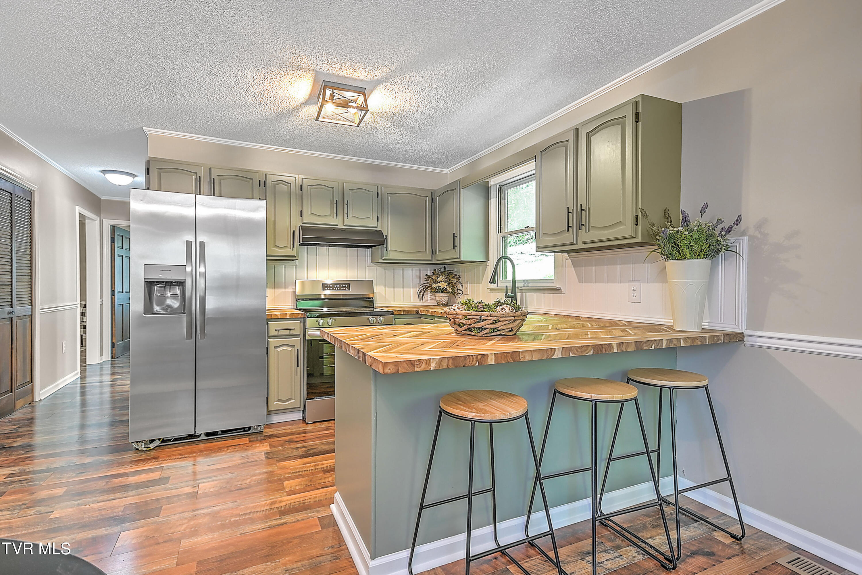 3753 Cove Creek Road Bristol, VA 24202 - Photo 23 of 70 Cove Creek Gdawg-19