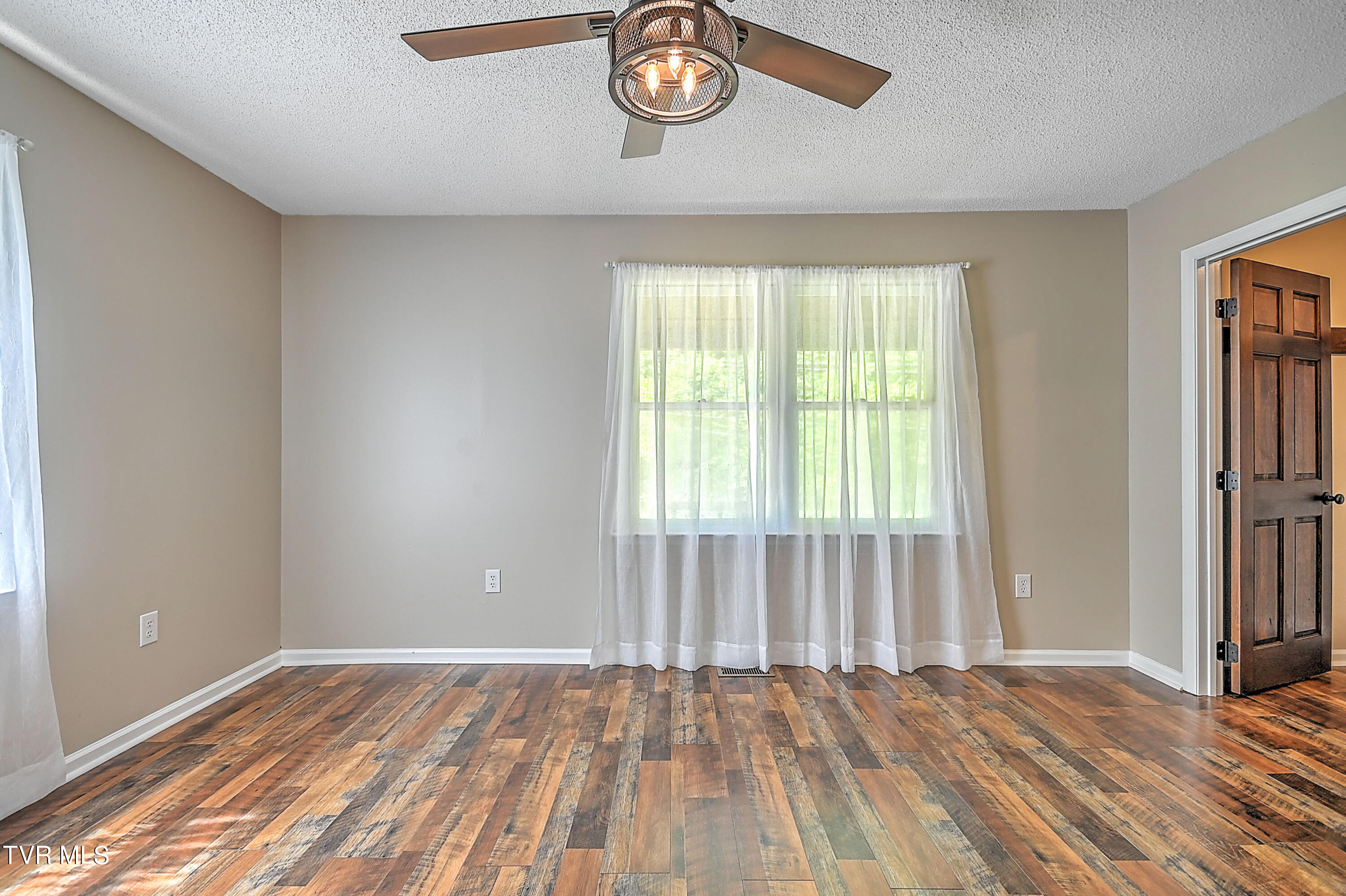 3753 Cove Creek Road Bristol, VA 24202 - Photo 35 of 70 Cove Creek Gdawg-31