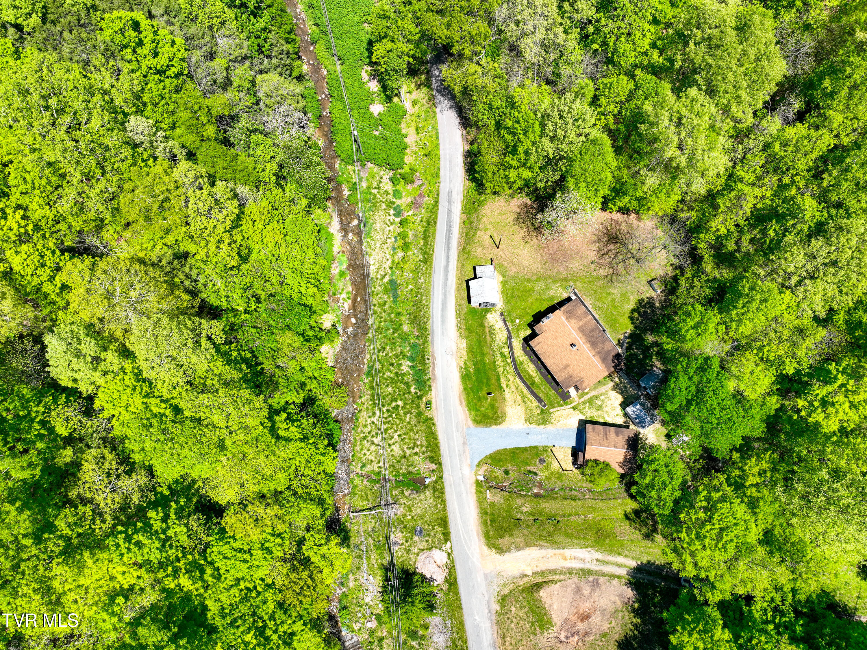 3753 Cove Creek Road Bristol, VA 24202 - Photo 4 of 70 Cove Creek Drone GDAWG-26