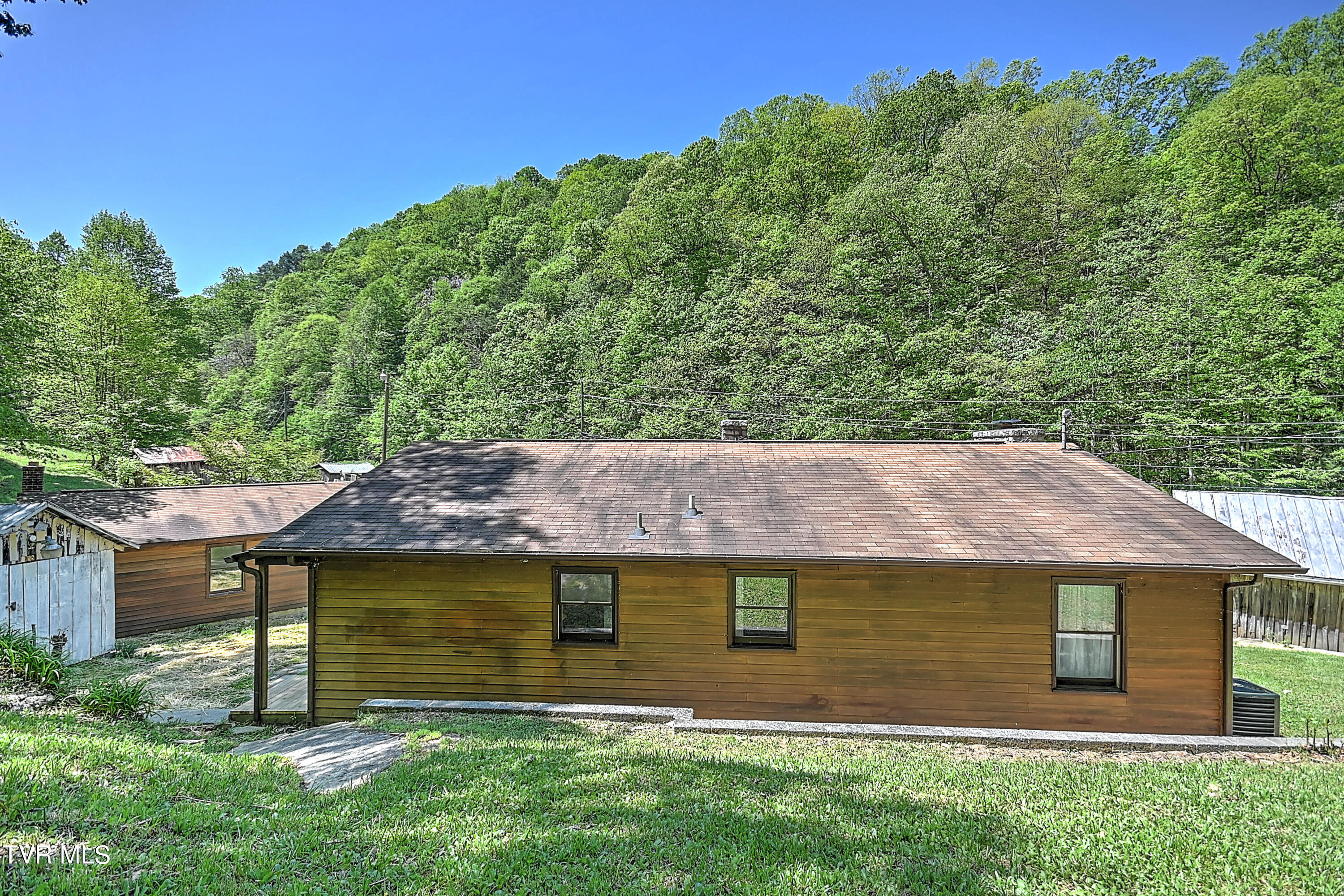 3753 Cove Creek Road Bristol, VA 24202 - Photo 41 of 70 Cove Creek Gdawg-37