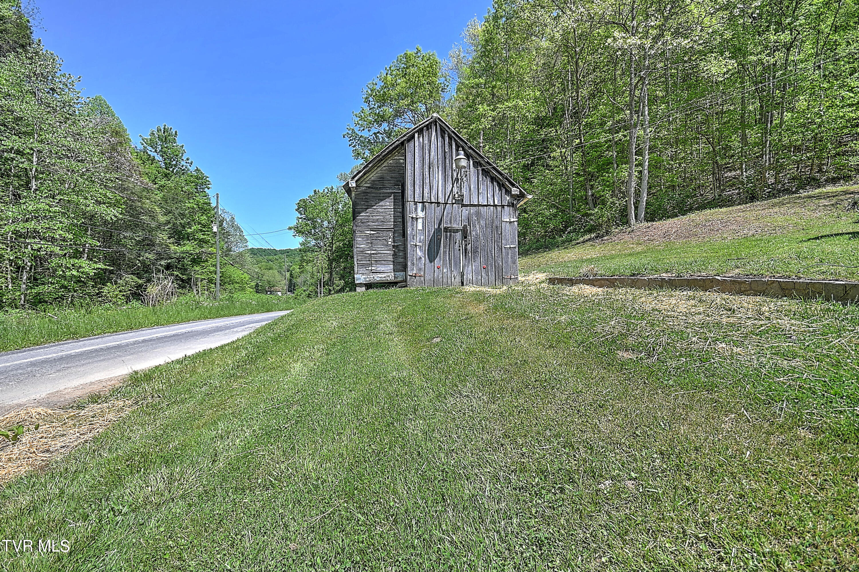 3753 Cove Creek Road Bristol, VA 24202 - Photo 43 of 70 Cove Creek Gdawg-39