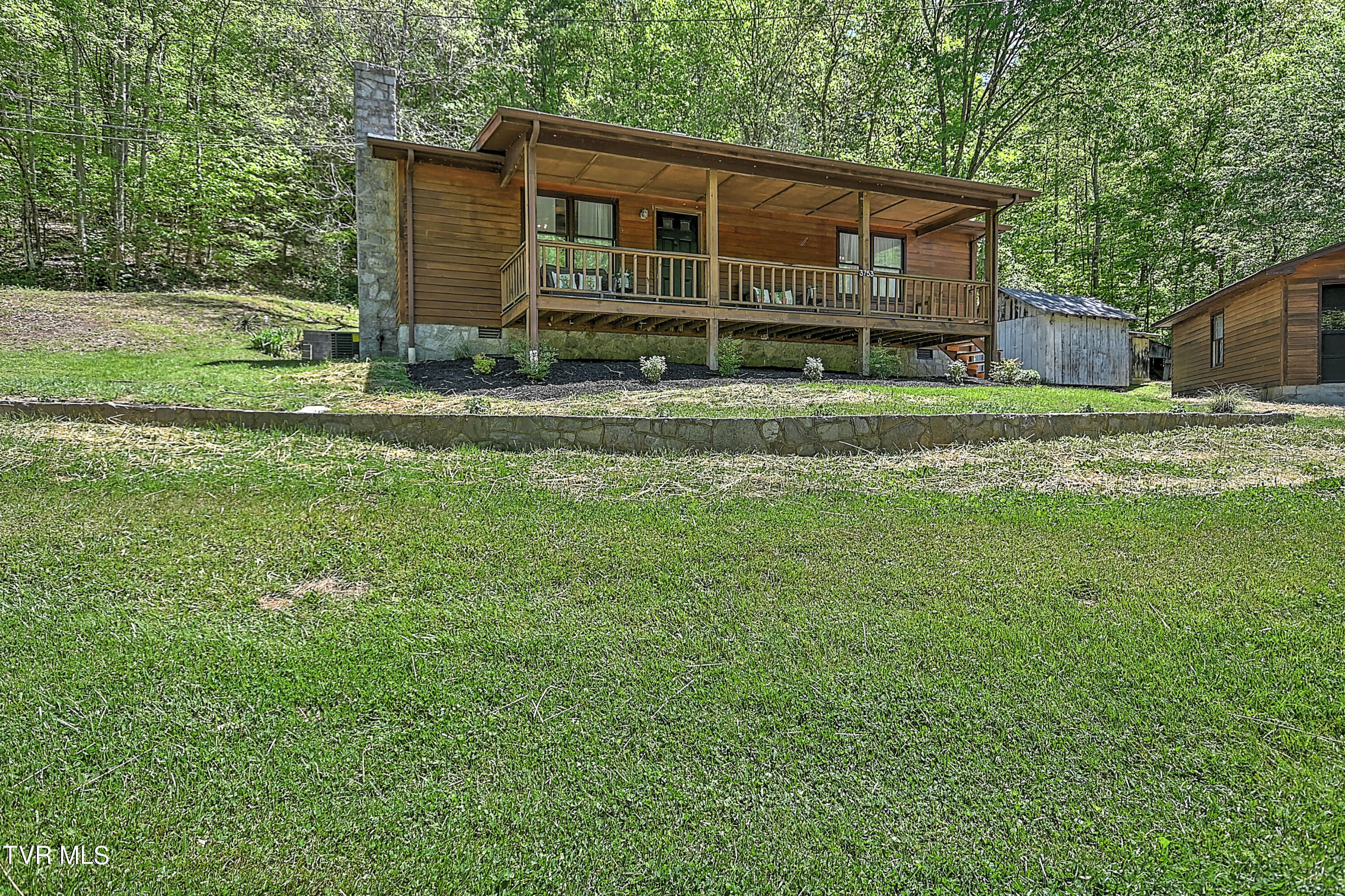 3753 Cove Creek Road Bristol, VA 24202 - Photo 8 of 70 Cove Creek Gdawg-3