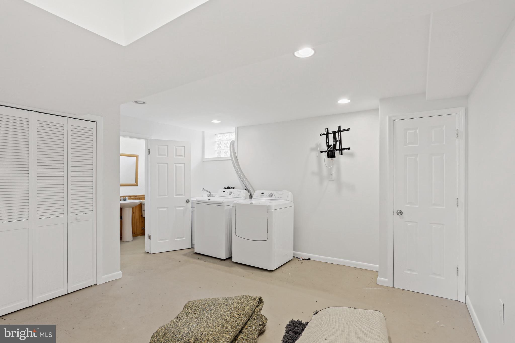 1603 Burnwood Road Baltimore, MD 21239 - Photo 30 of 36 Bonus/Family Room