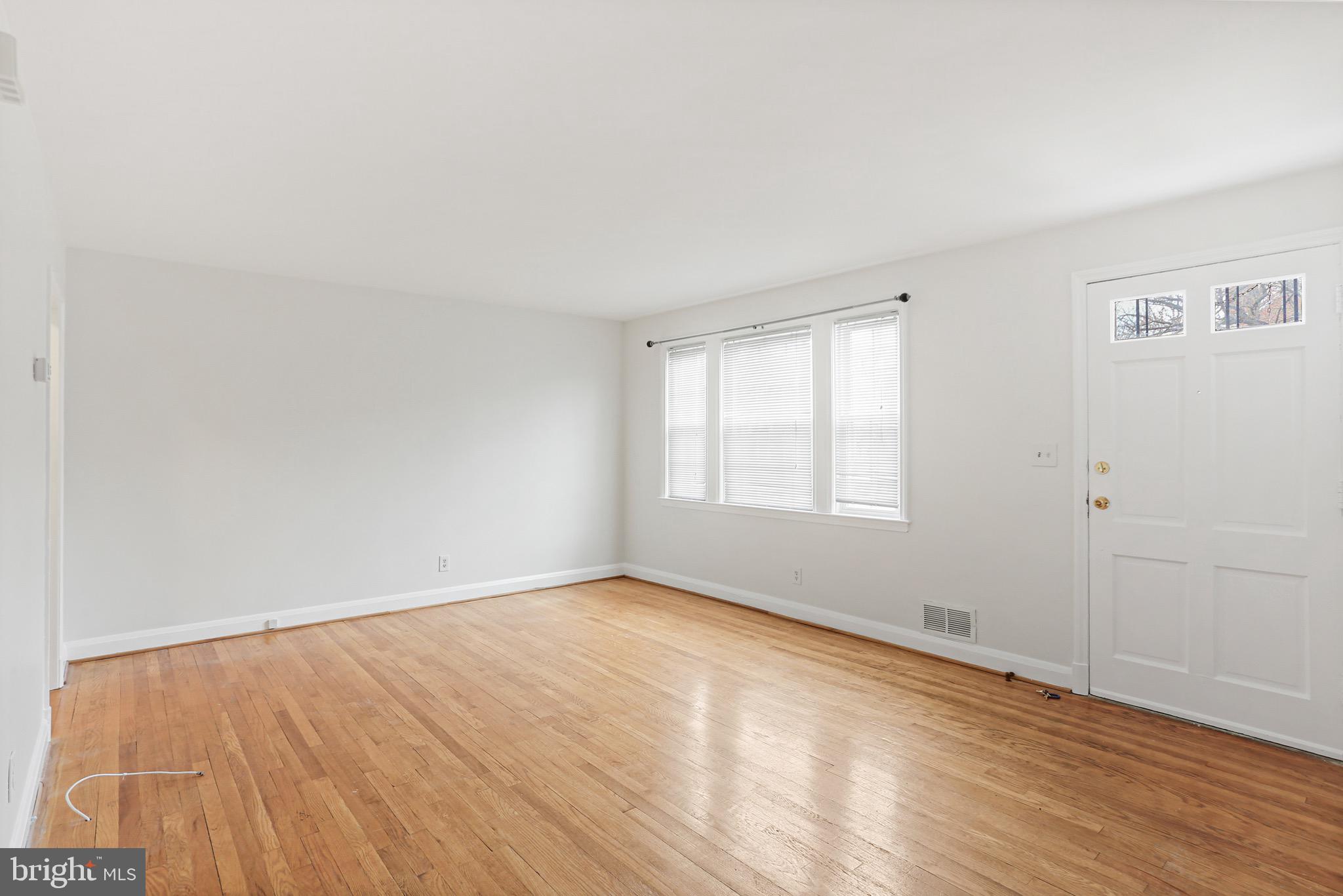 1603 Burnwood Road Baltimore, MD 21239 - Photo 5 of 36 Gallery Image 5