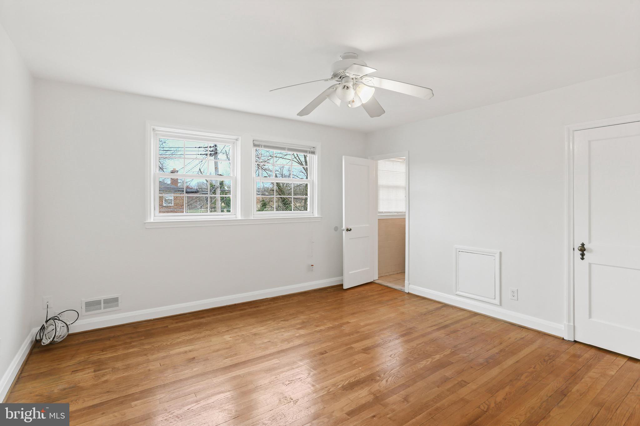 1603 Burnwood Road Baltimore, MD 21239 - Photo 8 of 36 Main Level Primary Suite