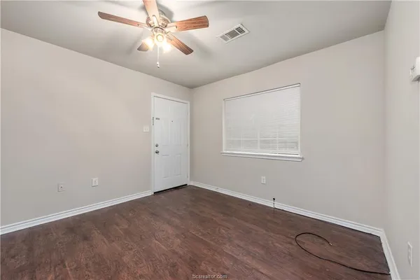 $895 | 305 Ehlinger Drive, Unit C, Bryan, TX 77801