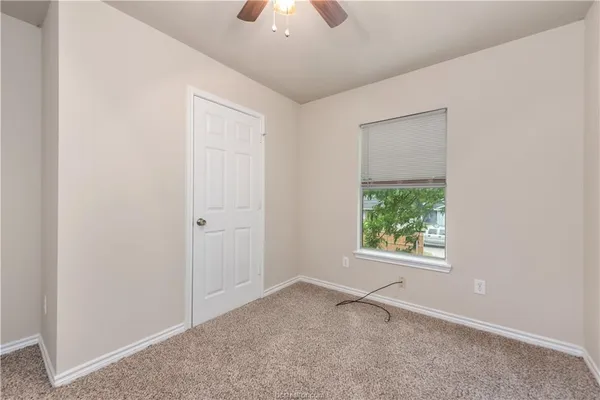$895 | 305 Ehlinger Drive, Unit C, Bryan, TX 77801