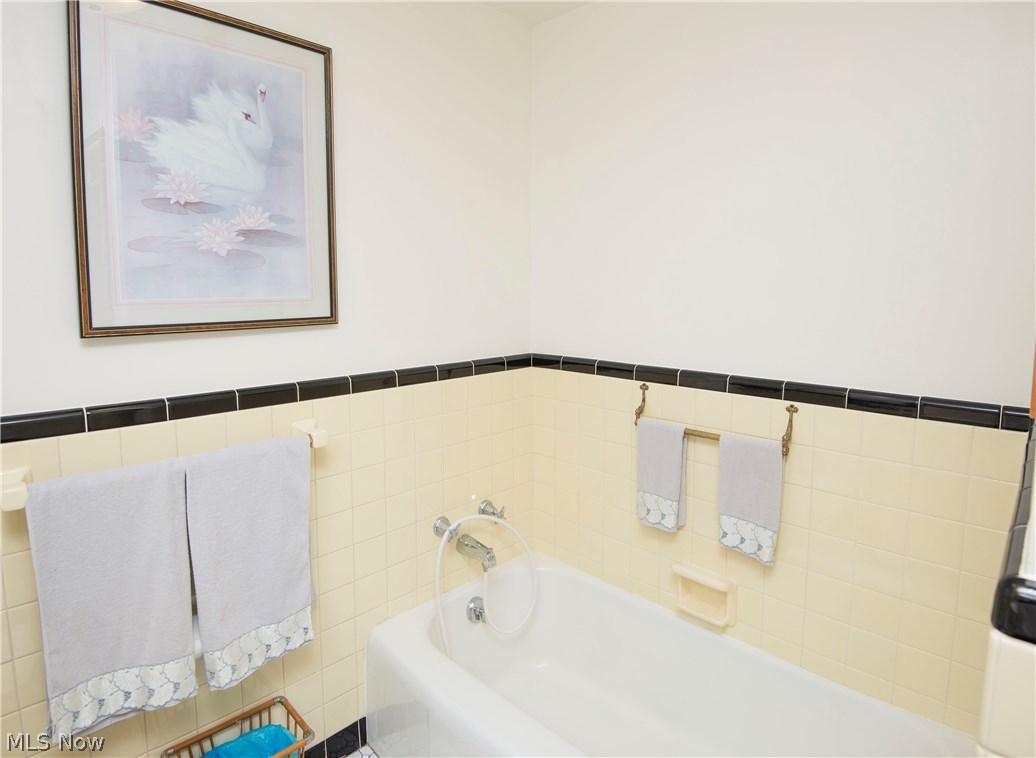 7844 Kinsman Road Novelty, OH 44072 - Photo 22 of 27 Hall bathroom.