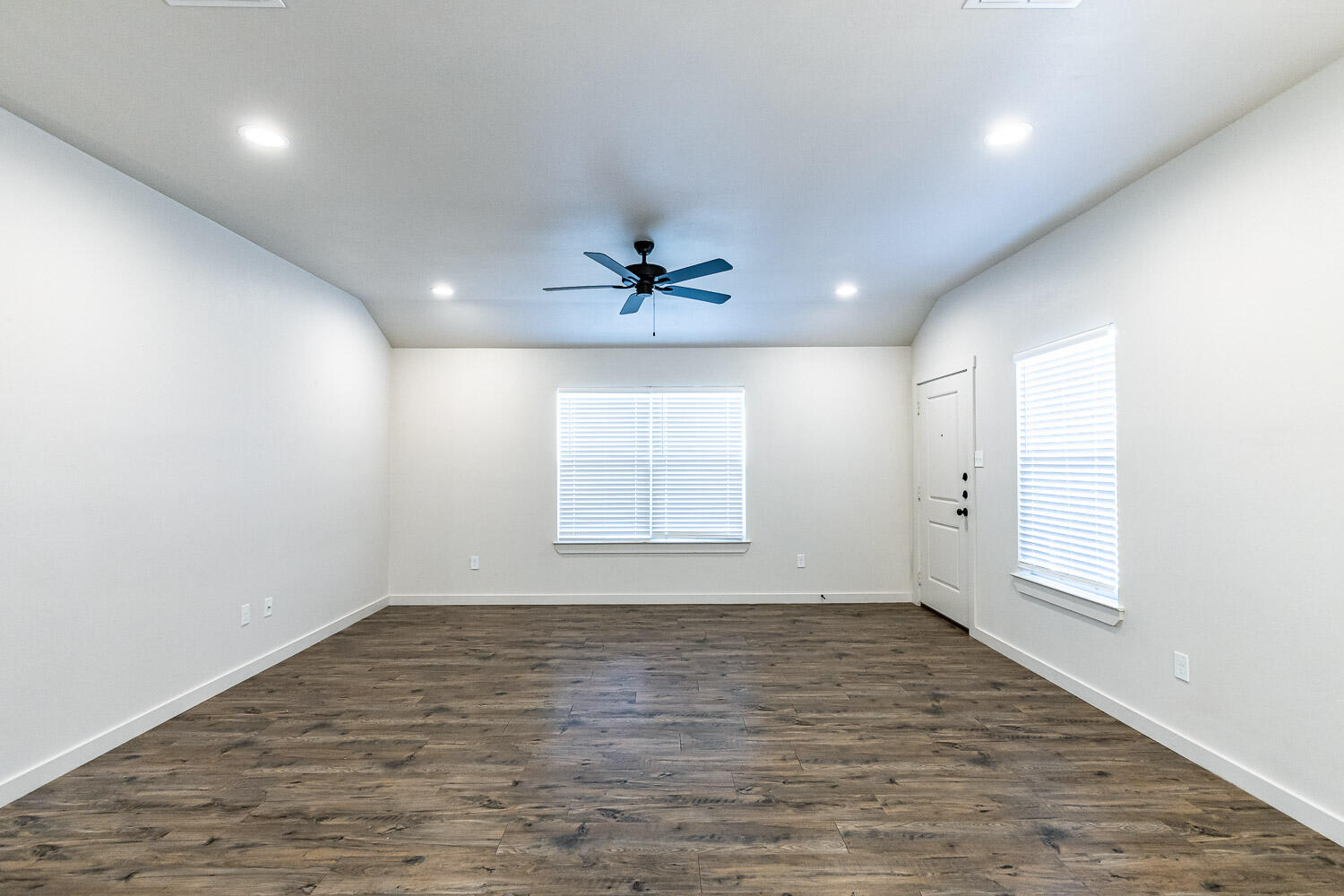 5525 121st Street, Unit A Lubbock, TX 79424 - Photo 6 of 33 5527 B 121st-14