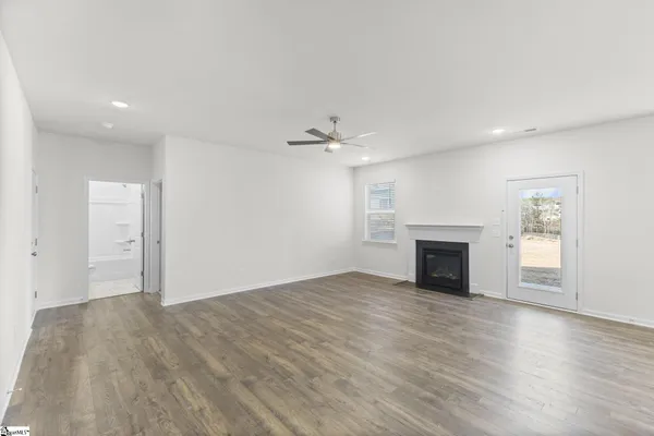 $381,115 | 115 Terpack Circle, Gray Court, SC 29645