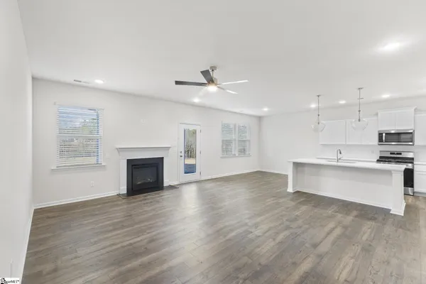 $381,115 | 115 Terpack Circle, Gray Court, SC 29645