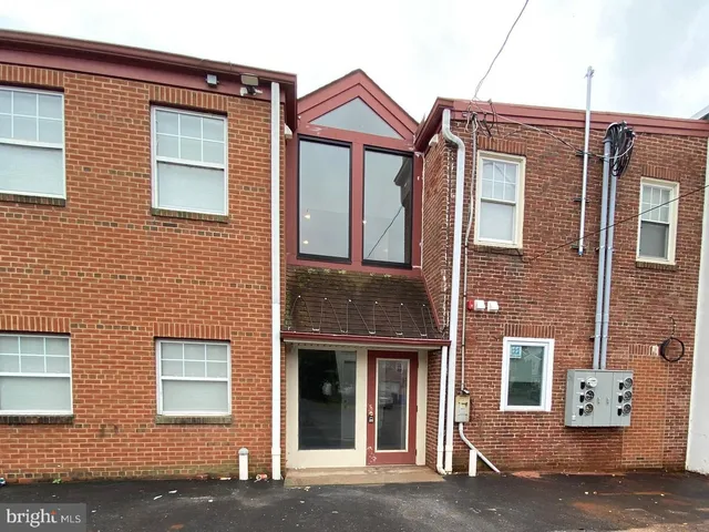 $2,100 | 45 East High Street, Unit 2ND & 3, Pottstown, PA 19464
