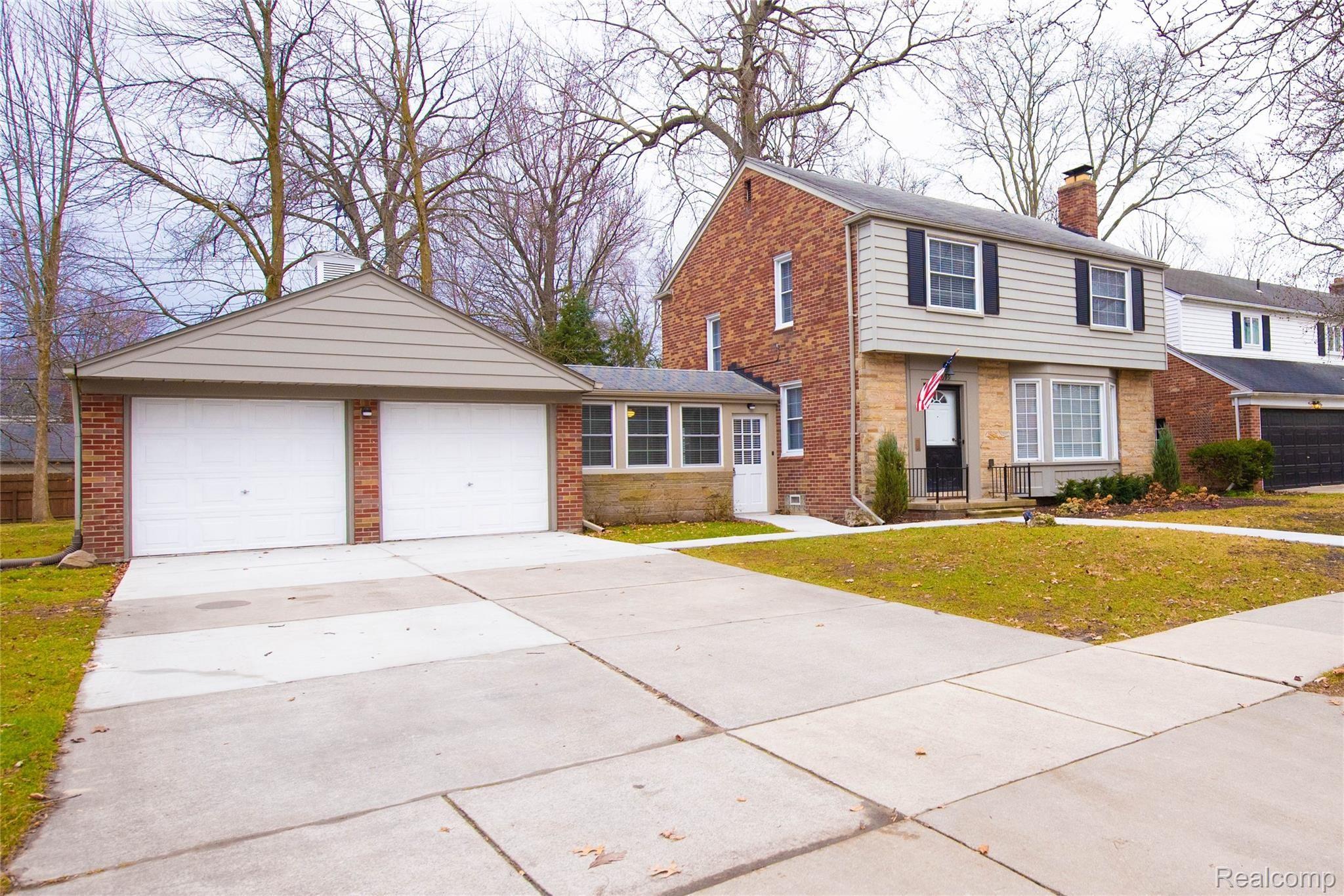 1699 Littlestone Road Grosse Pointe, MI 48236 - Photo 2 of 54 Littlestone 1699 - 48.jpg
