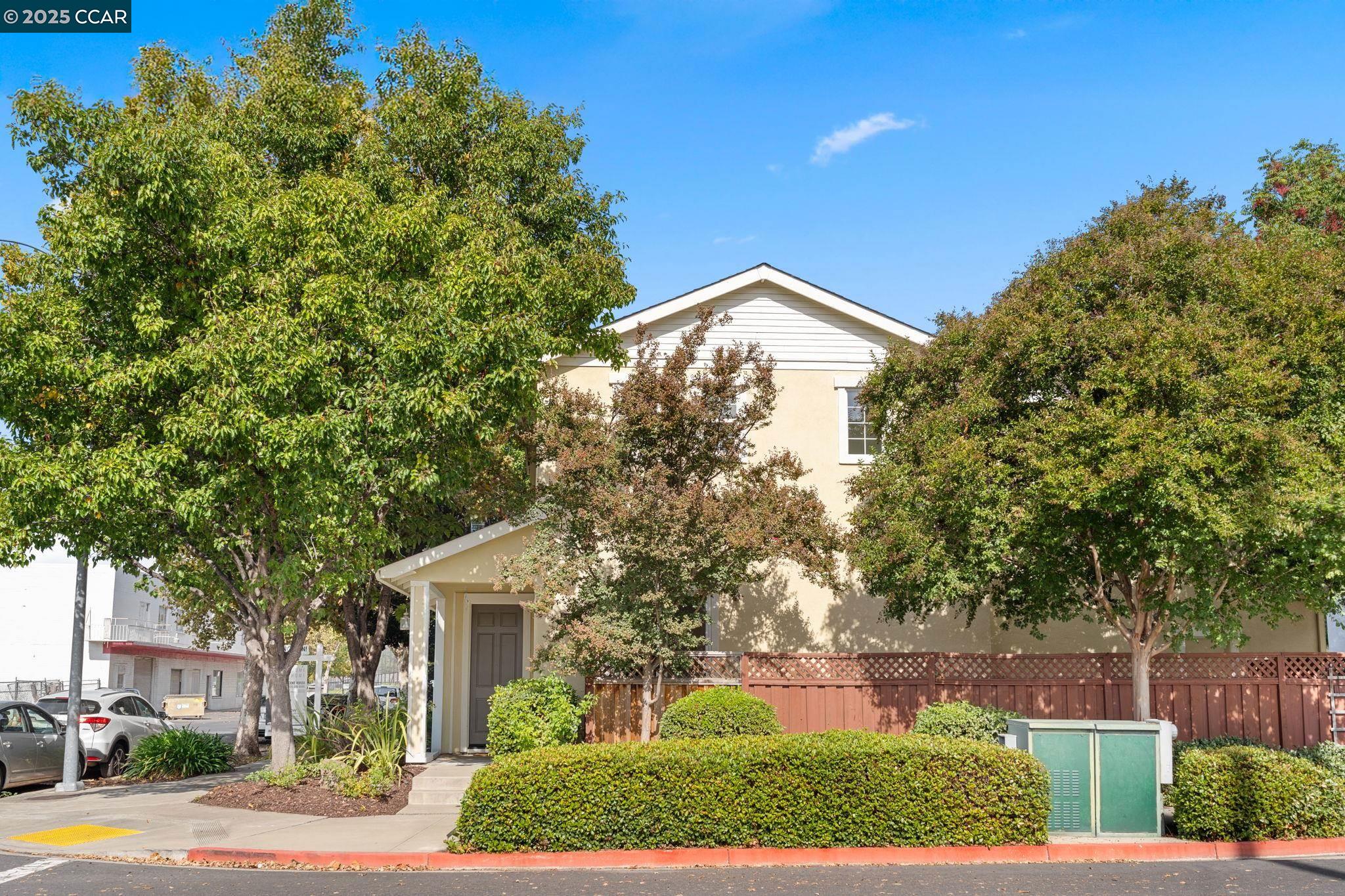 2805 Euclid Avenue Concord, CA 94519 - Photo 3 of 46 a front view of a house with a yard