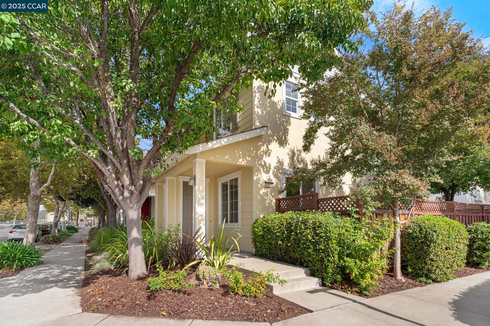 2805 Euclid Avenue Concord, CA 94519 - Photo 4 of 46 a front view of a house with garden