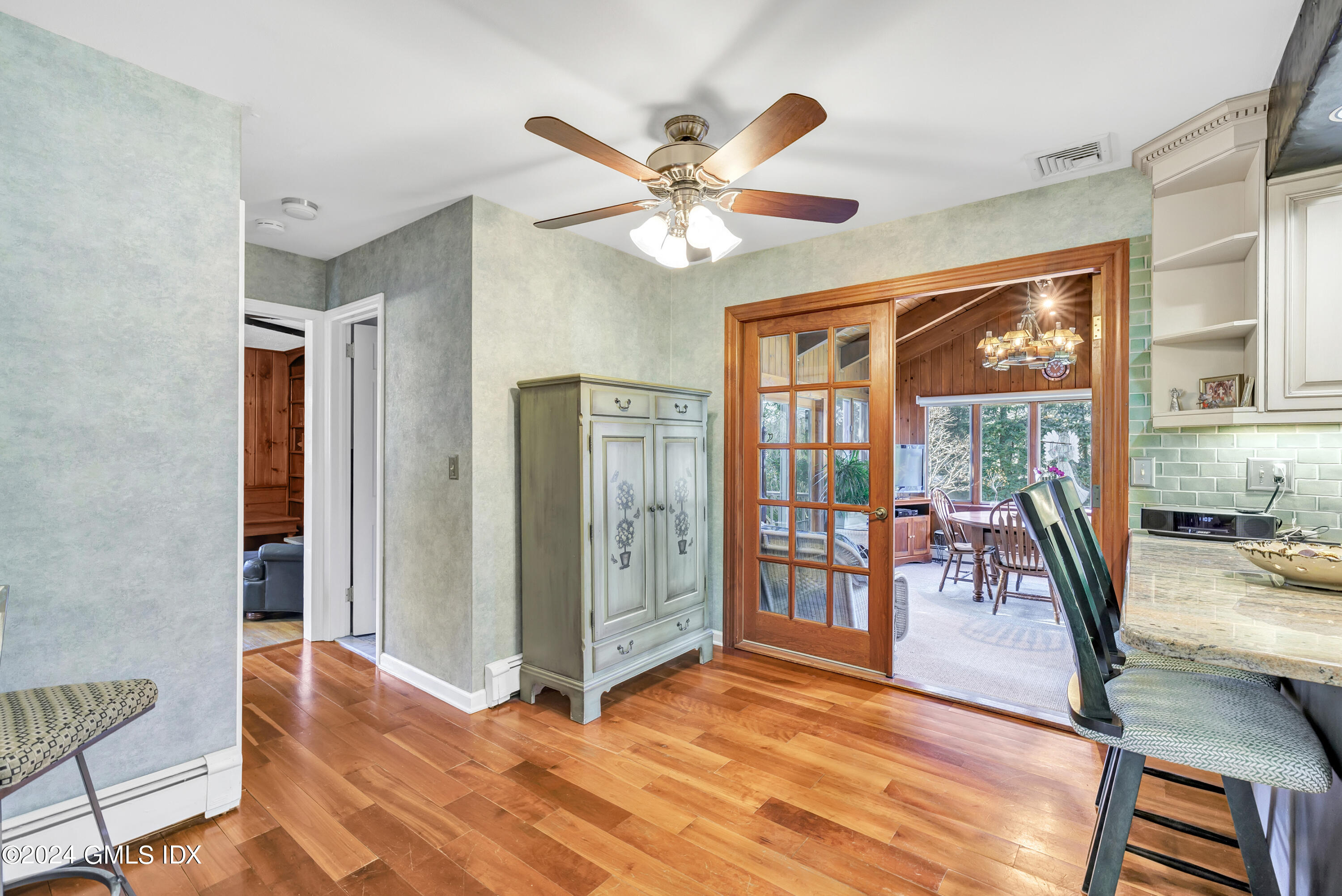 70 Glen Ridge Road Greenwich, CT 06831 - Photo 12 of 38 19